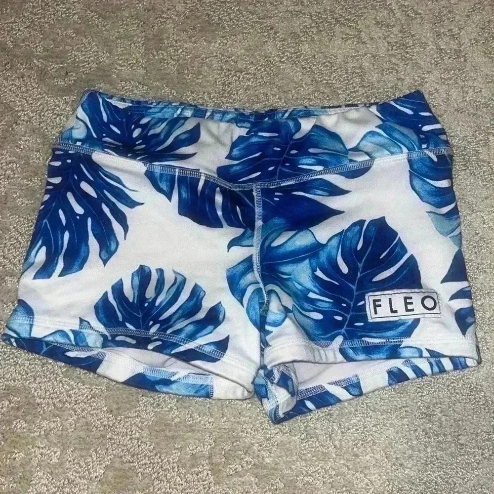 Fleo Small Blue Leaves